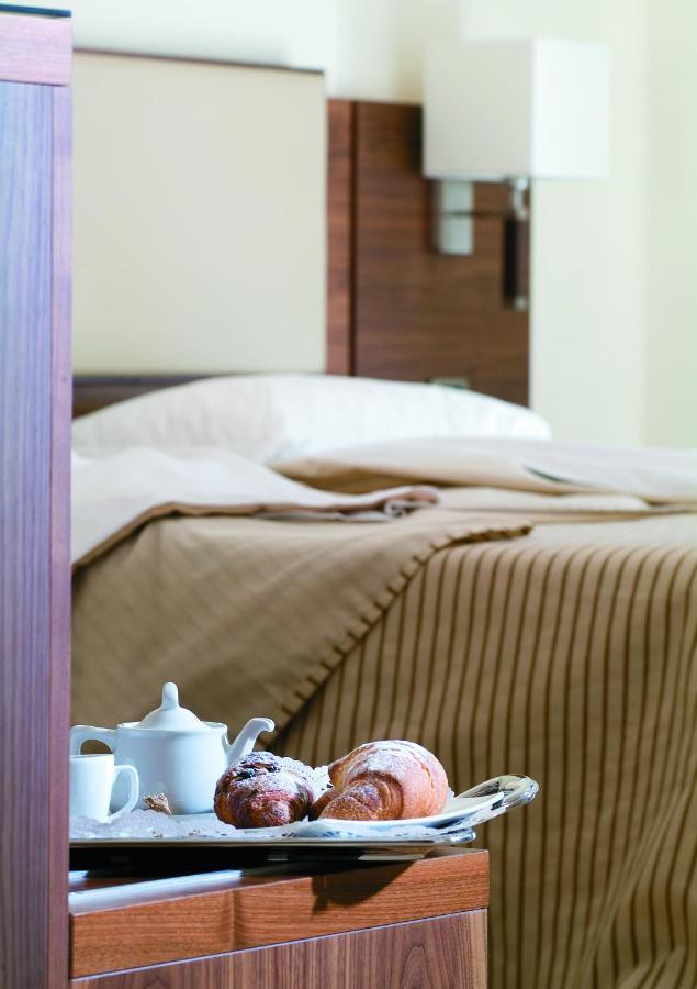 Suites & Residence Hotel Pozzuoli Exterior photo