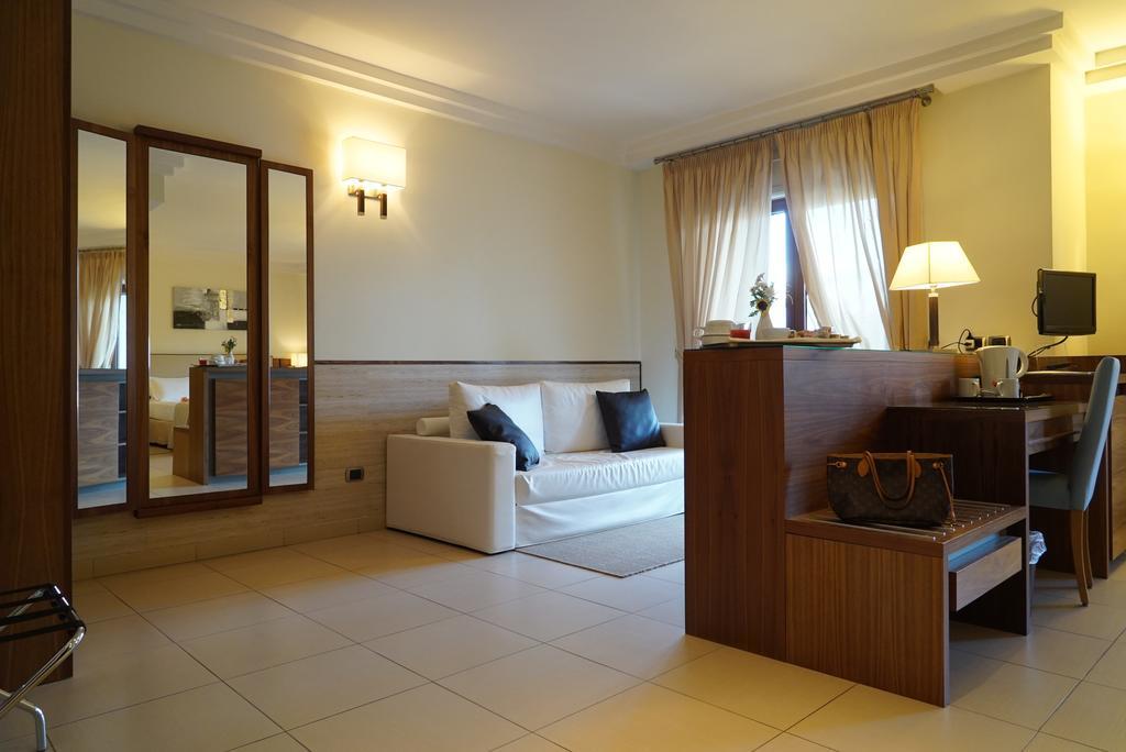 Suites & Residence Hotel Pozzuoli Exterior photo