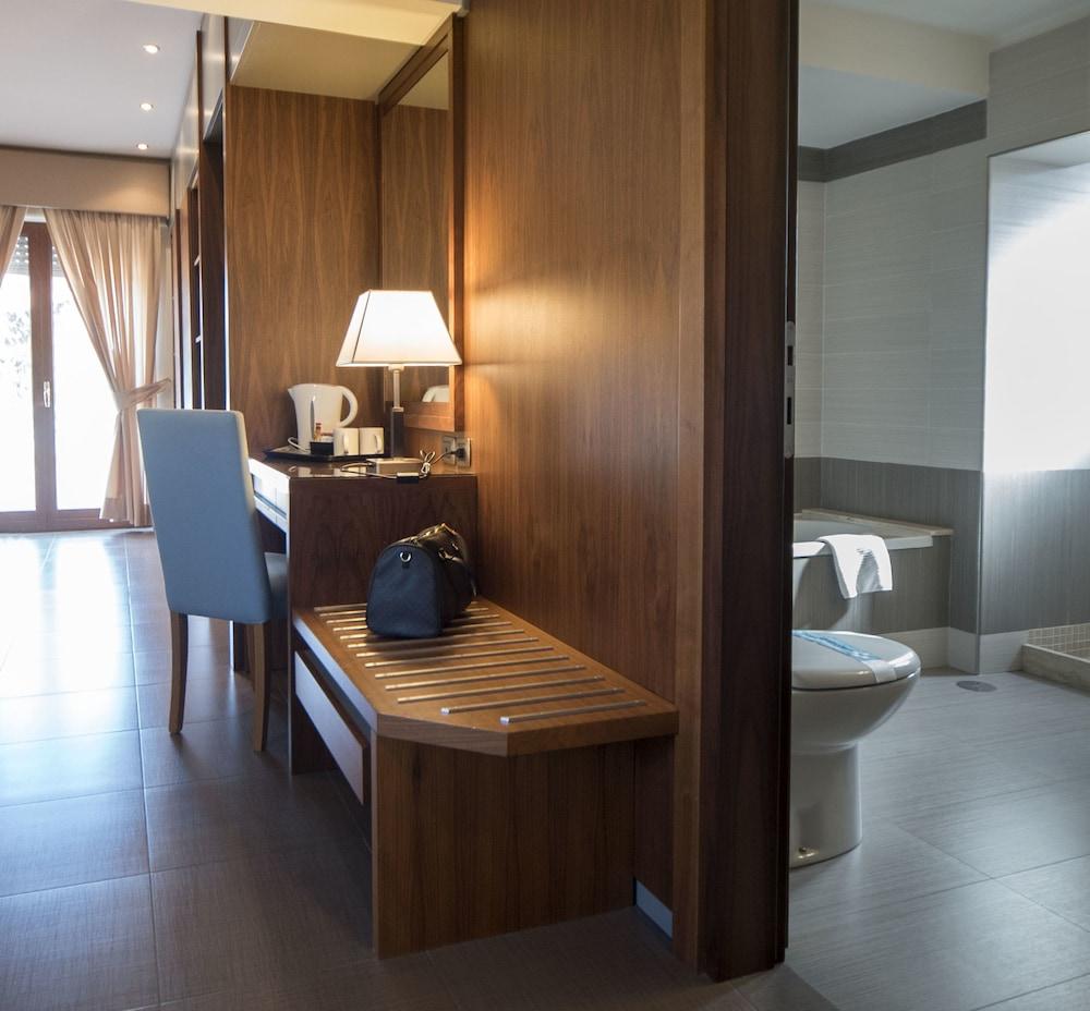 Suites & Residence Hotel Pozzuoli Exterior photo