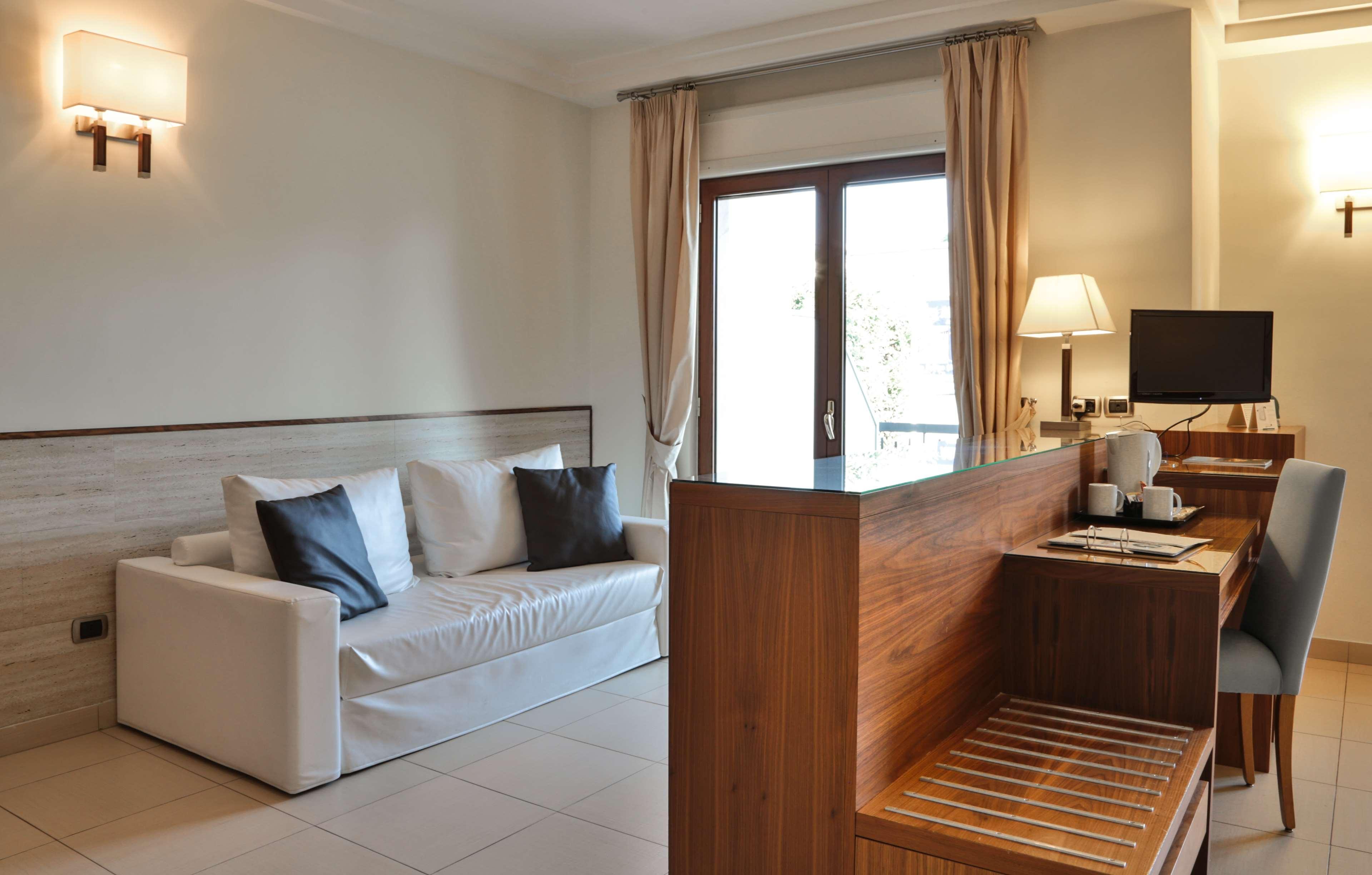 Suites & Residence Hotel Pozzuoli Exterior photo