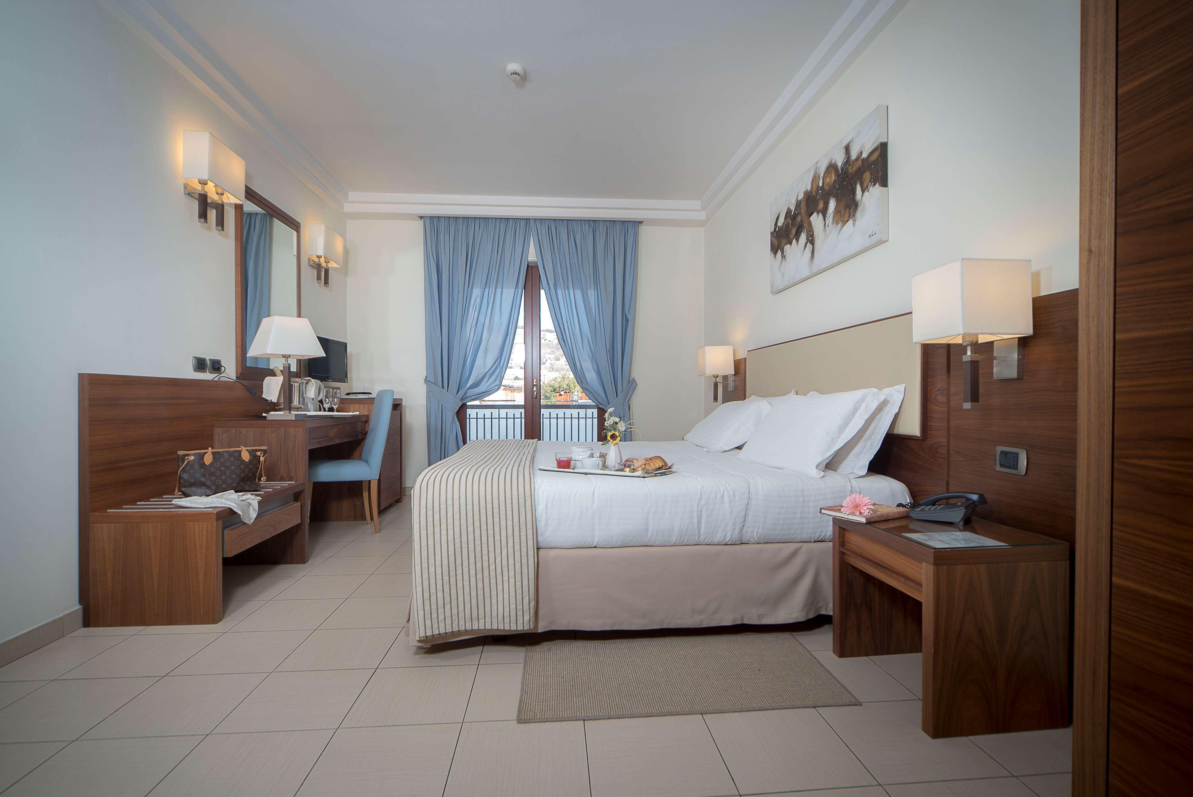 Suites & Residence Hotel Pozzuoli Exterior photo