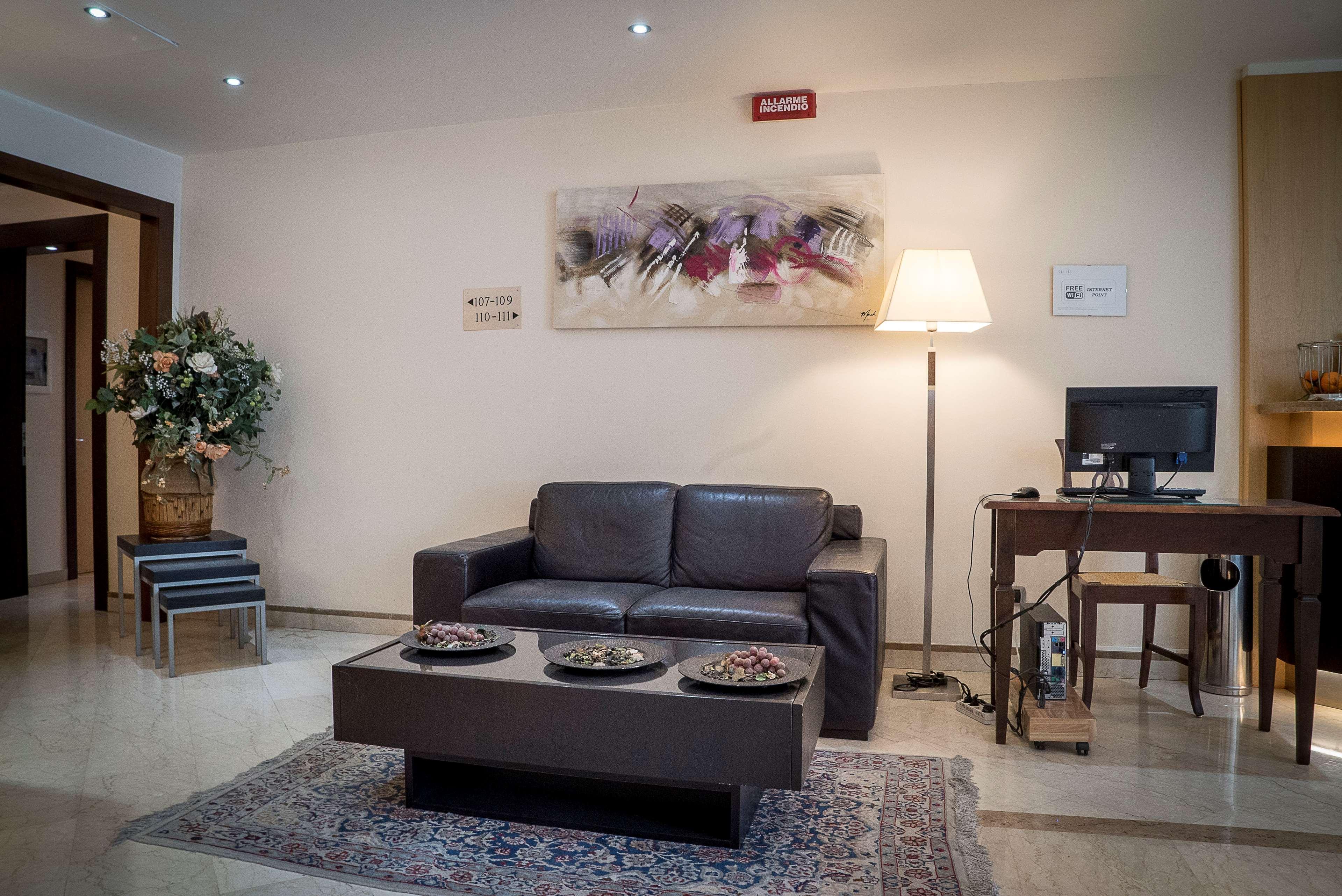 Suites & Residence Hotel Pozzuoli Exterior photo